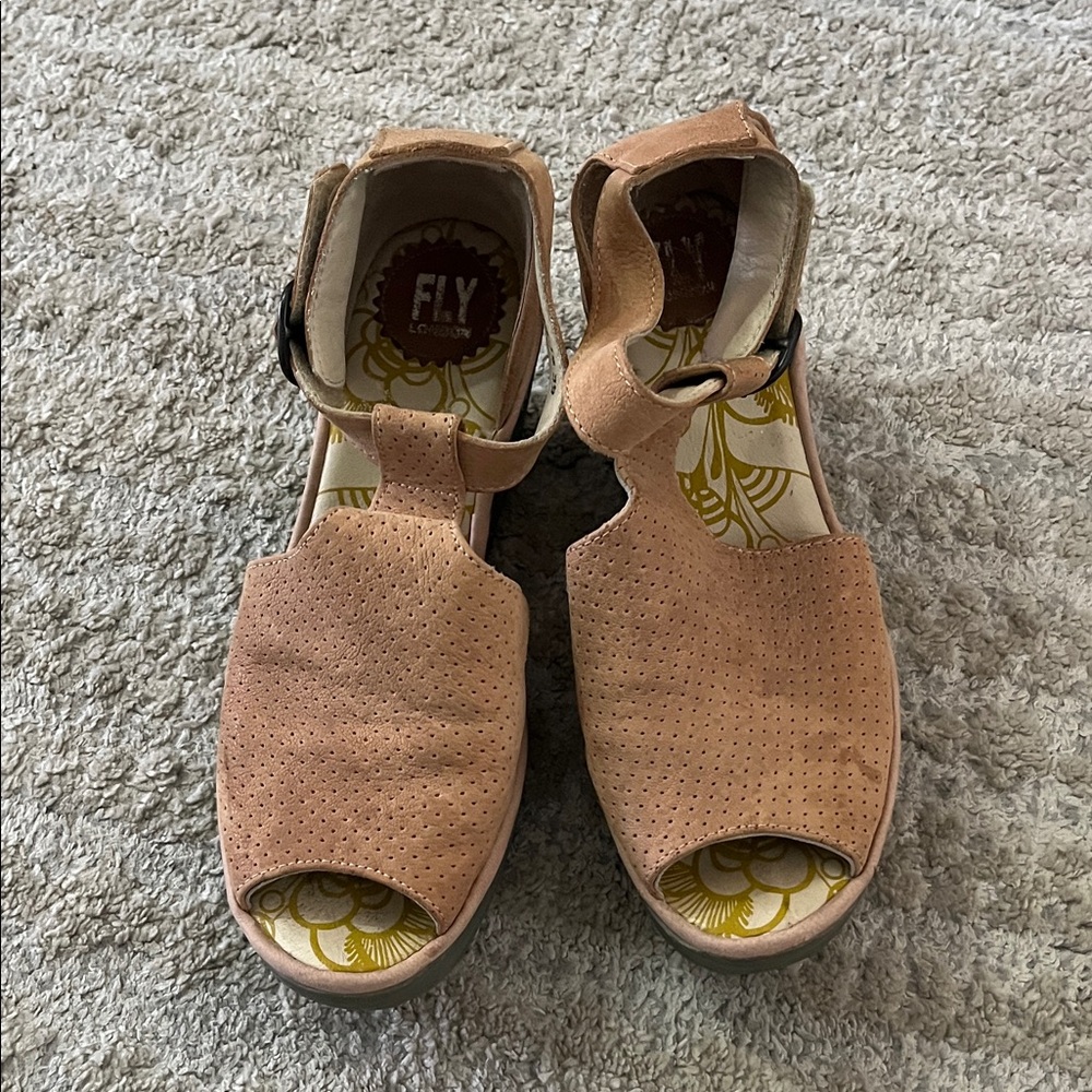 FLY London Women's Tan Suede Made in Portugal Peep-Toe Sandals 39